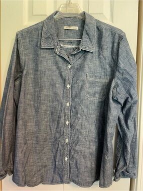Old Navy Blue Chambray Button-Up Shirt